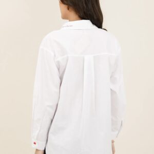 chemise blanche de dos